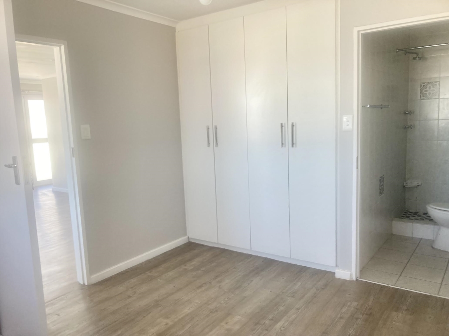 To Let 3 Bedroom Property for Rent in Muizenberg Western Cape